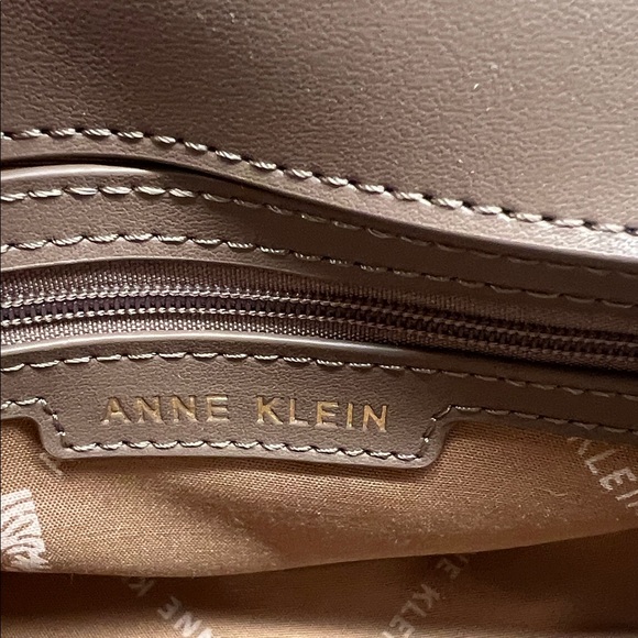 Anne Klein Taupe Crossbody Bag with Gold Chain NWT - Picture 4 of 7